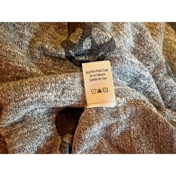 Medium P.J. Salvage Grey Skulls Ultra Soft Pajama Pull Over Sweater Comfy Retro - Picture 6 of 7